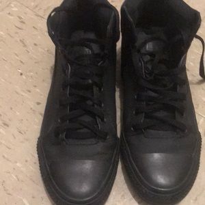 Men converse size 9.5